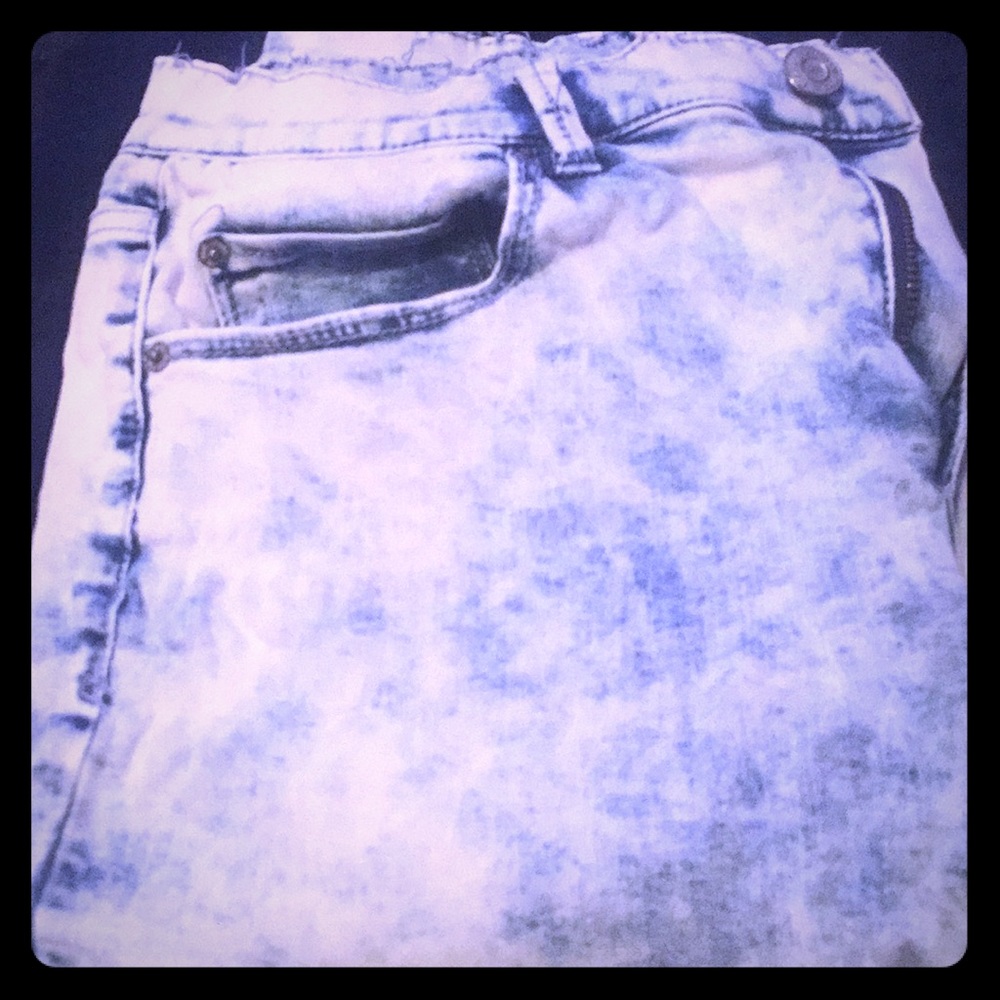 Mudd washes out pants